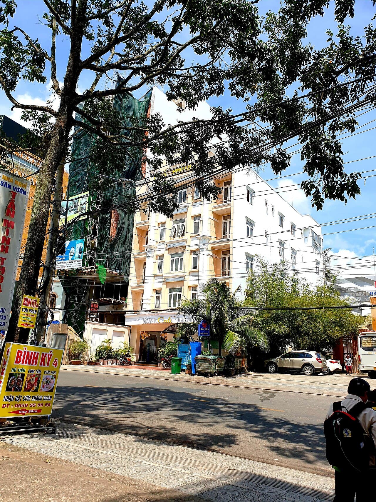 Cảnh phố và công trình lưu trú ở Phú Quốc