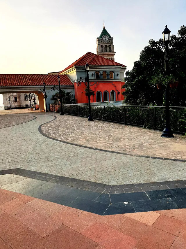 Một khoảng sân và kiến trúc ở An Thới